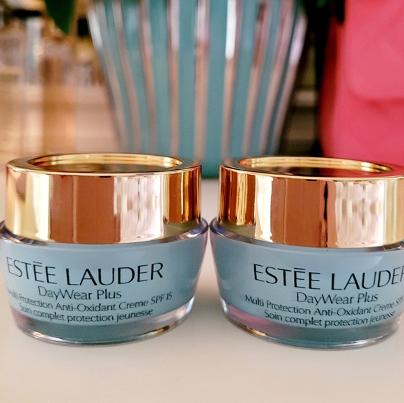 Estee Lauder Other - 🌺Estee Lauder DayWear Moisturizer